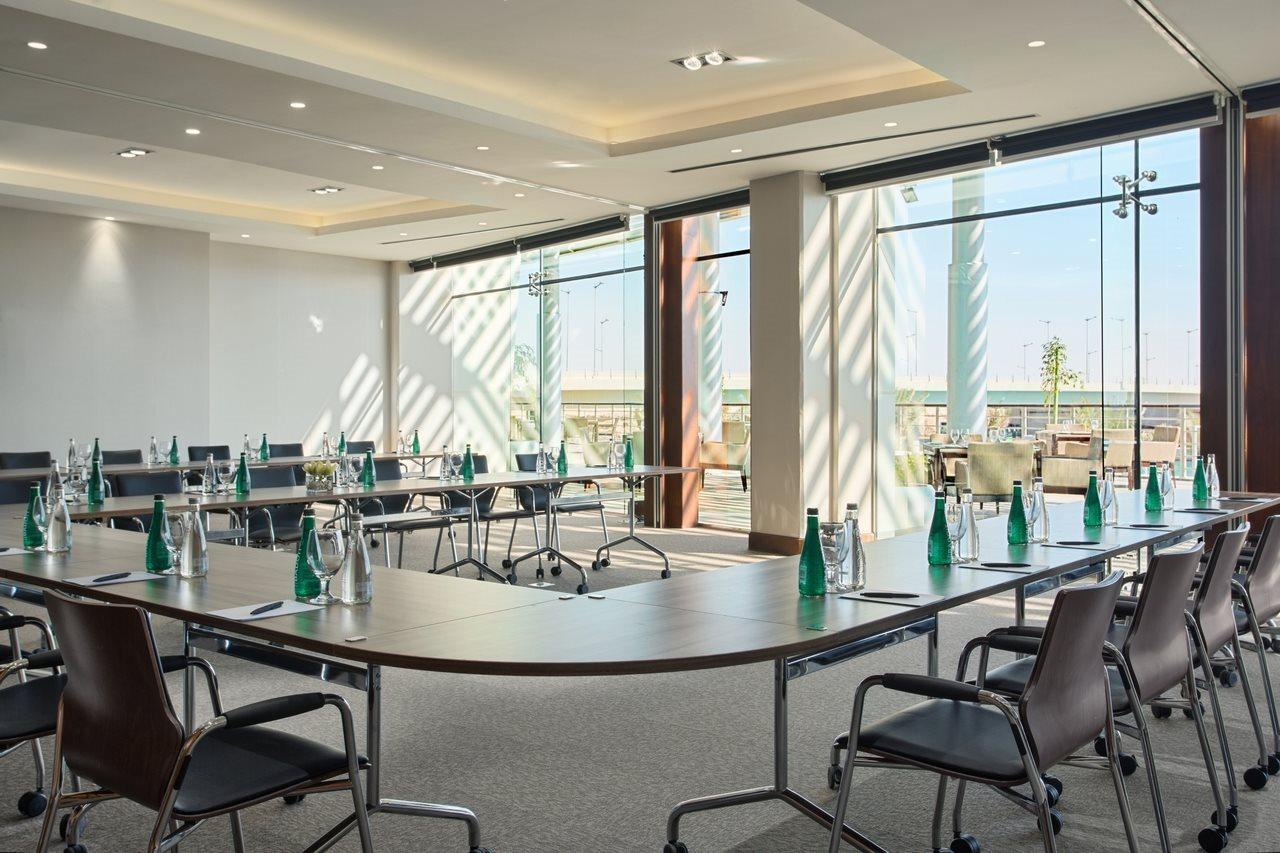 Bay La Sun Hotel And Marina - Emaar King Abdullah Economic City Kültér fotó Meeting room