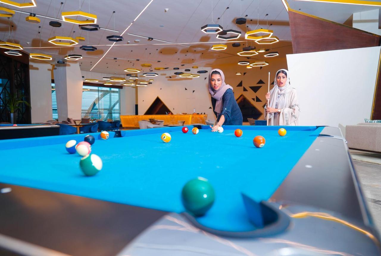 Bay La Sun Hotel And Marina - Emaar King Abdullah Economic City Kültér fotó The pool table at the lounge