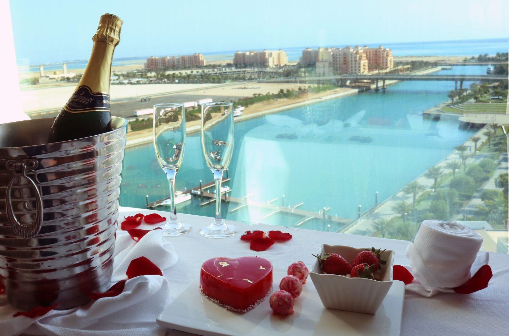Bay La Sun Hotel And Marina - Emaar King Abdullah Economic City Kültér fotó View of the lagoon