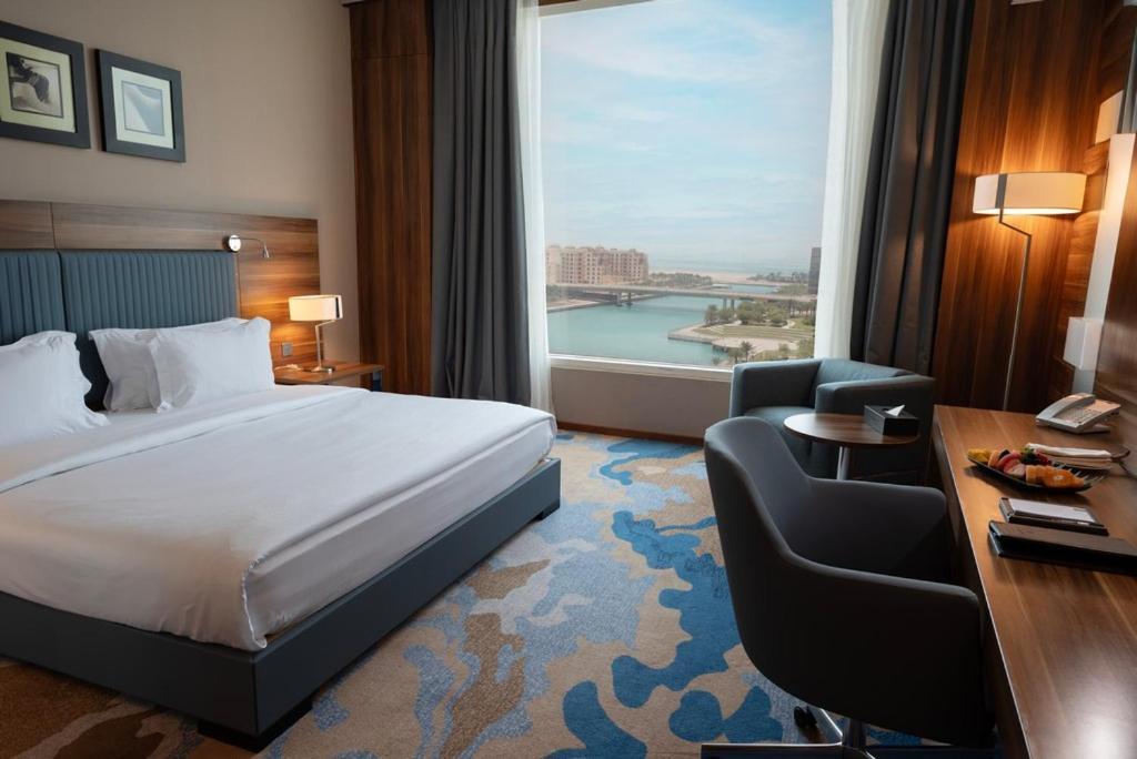 Bay La Sun Hotel And Marina - Emaar King Abdullah Economic City Kültér fotó A room at the hotel